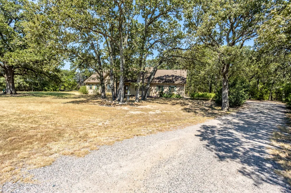 205 Woodside Court Corsicana, TX 75109