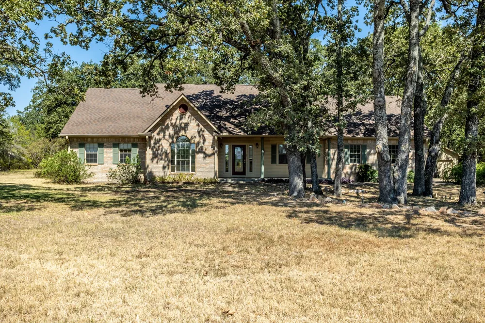 205 Woodside Court Corsicana, TX 75109
