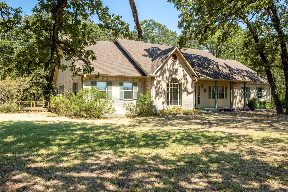 205 Woodside Court Corsicana, TX 75109