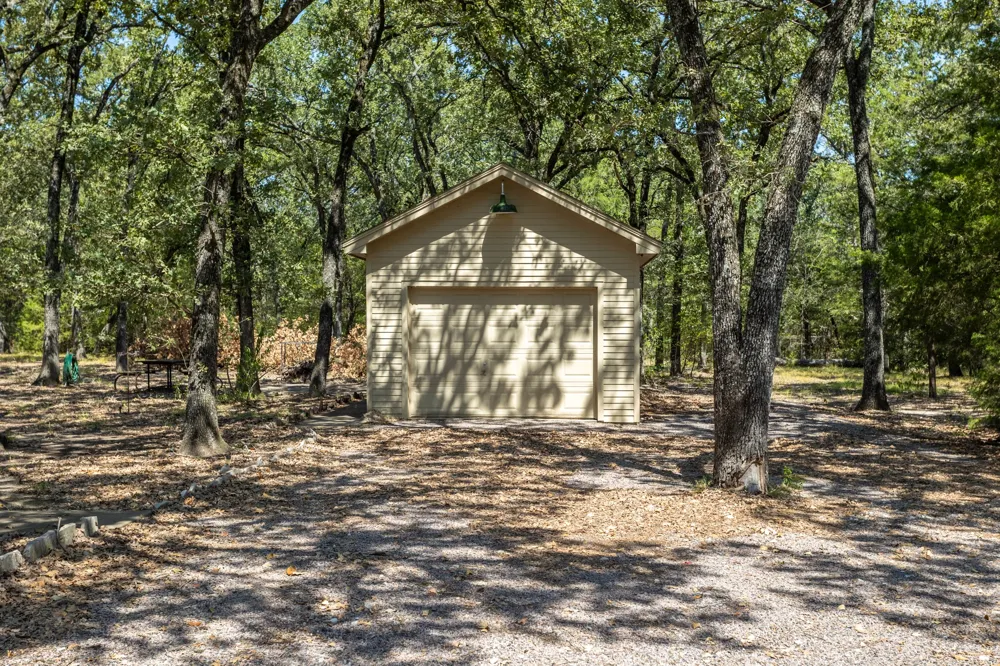 205 Woodside Court Corsicana, TX 75109