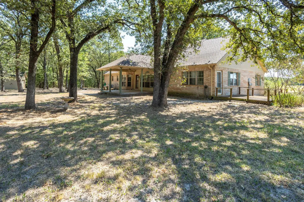 205 Woodside Court Corsicana, TX 75109