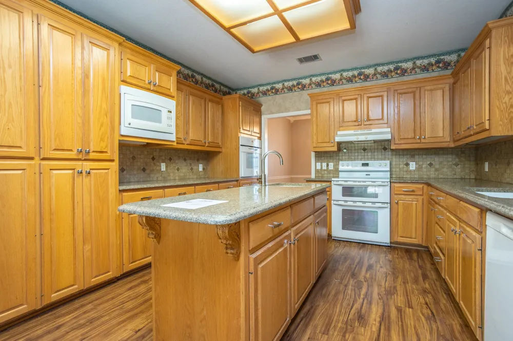 205 Woodside Court Corsicana, TX 75109