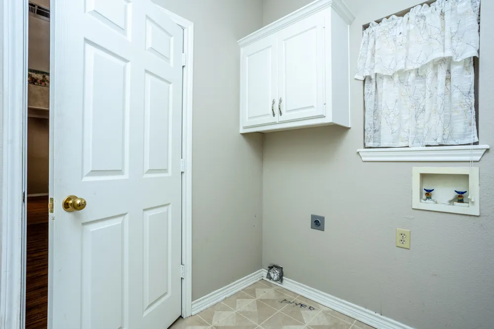 205 Woodside Court Corsicana, TX 75109