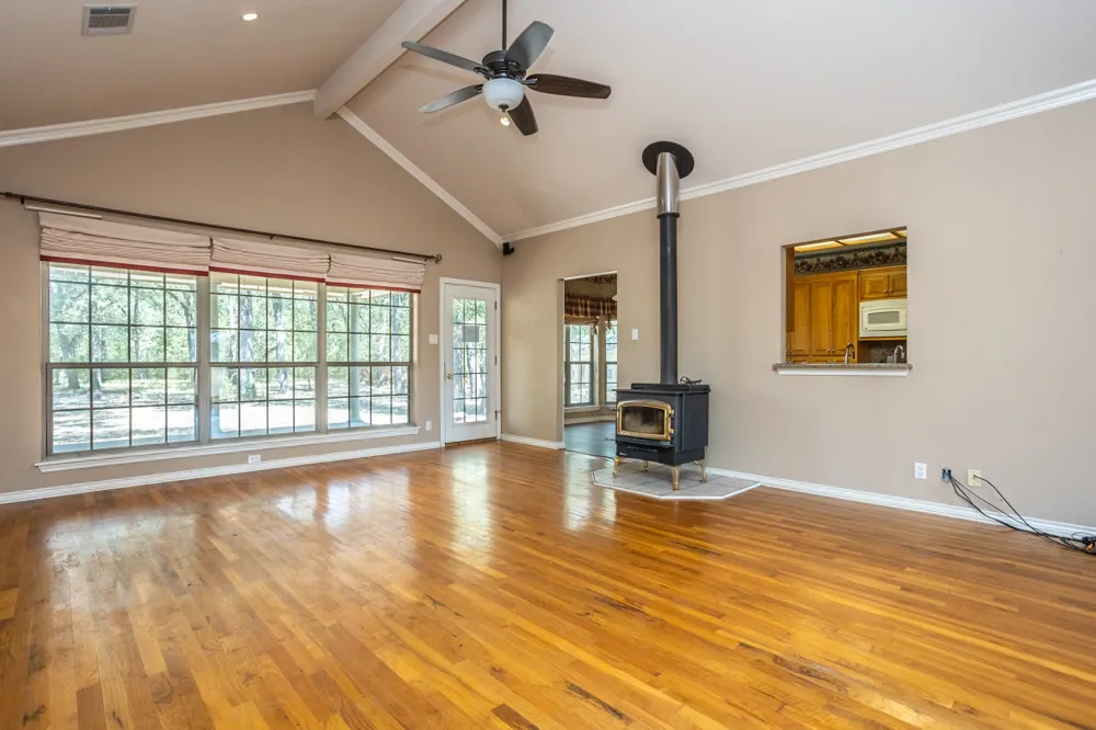 205 Woodside Court Corsicana, TX 75109
