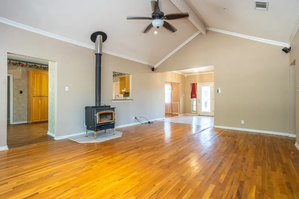 205 Woodside Court Corsicana, TX 75109