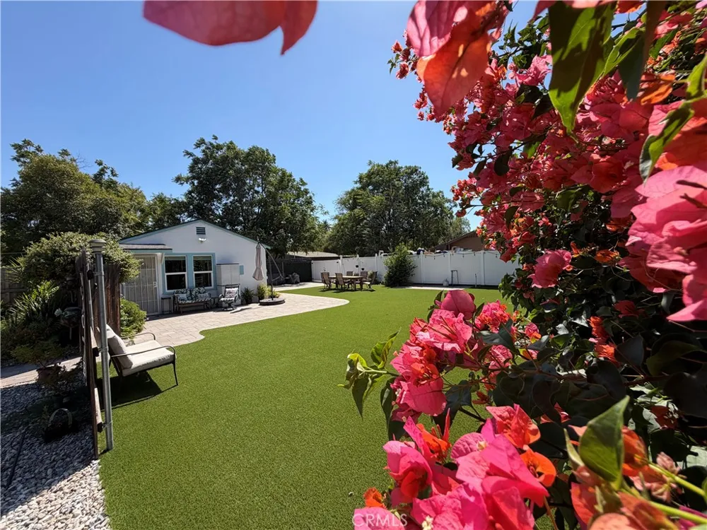 6033 Brockton Riverside, CA 92506