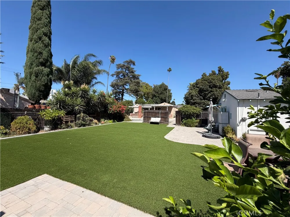 6033 Brockton Riverside, CA 92506