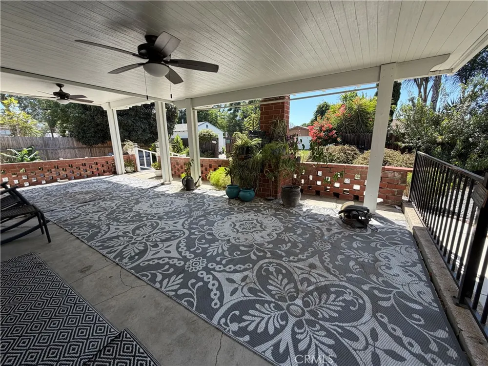 6033 Brockton Riverside, CA 92506