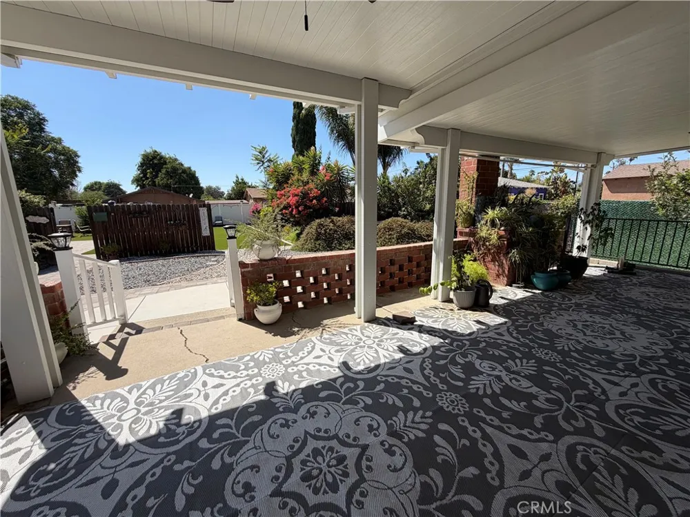 6033 Brockton Riverside, CA 92506