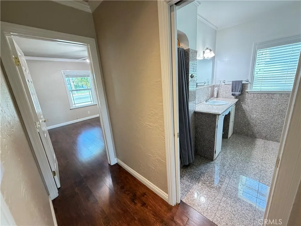 6033 Brockton Riverside, CA 92506
