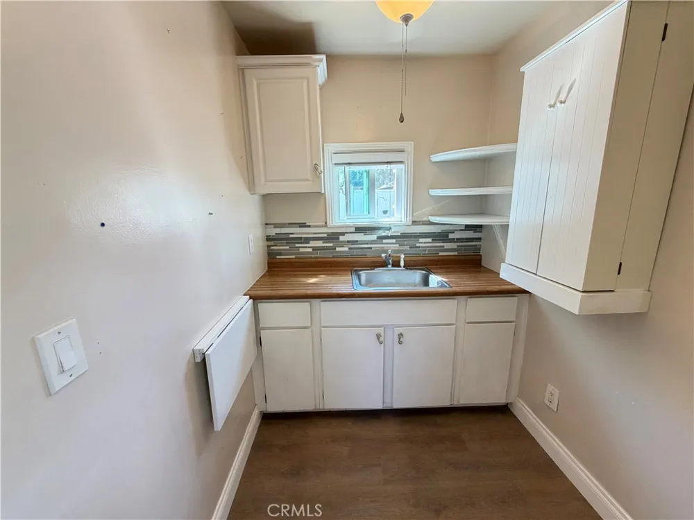 6033 Brockton Riverside, CA 92506