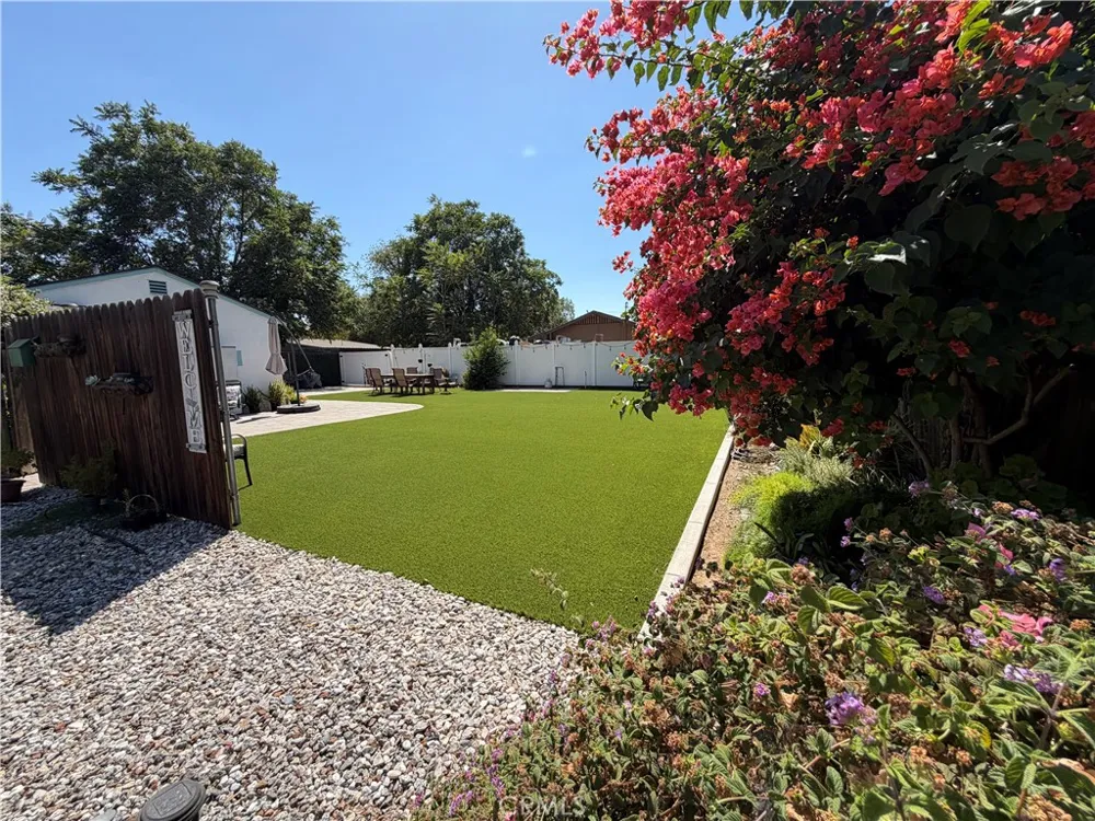 6033 Brockton Riverside, CA 92506