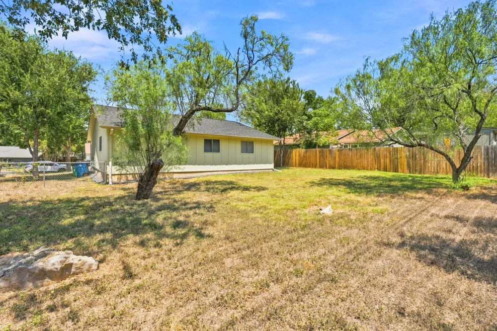 3211 Plantation Road Austin, TX 78745