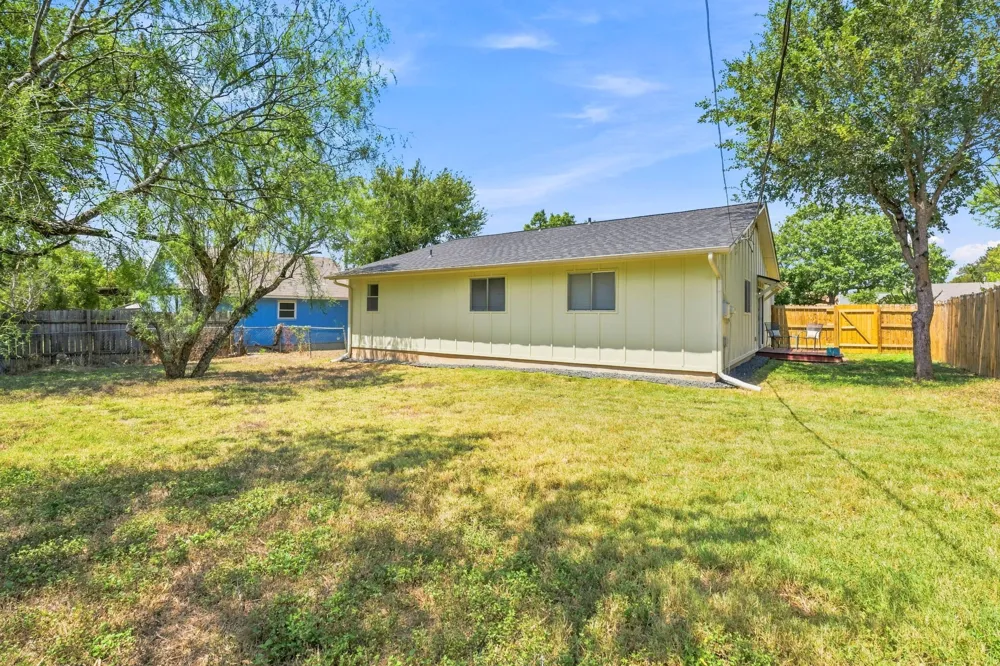 3211 Plantation Road Austin, TX 78745