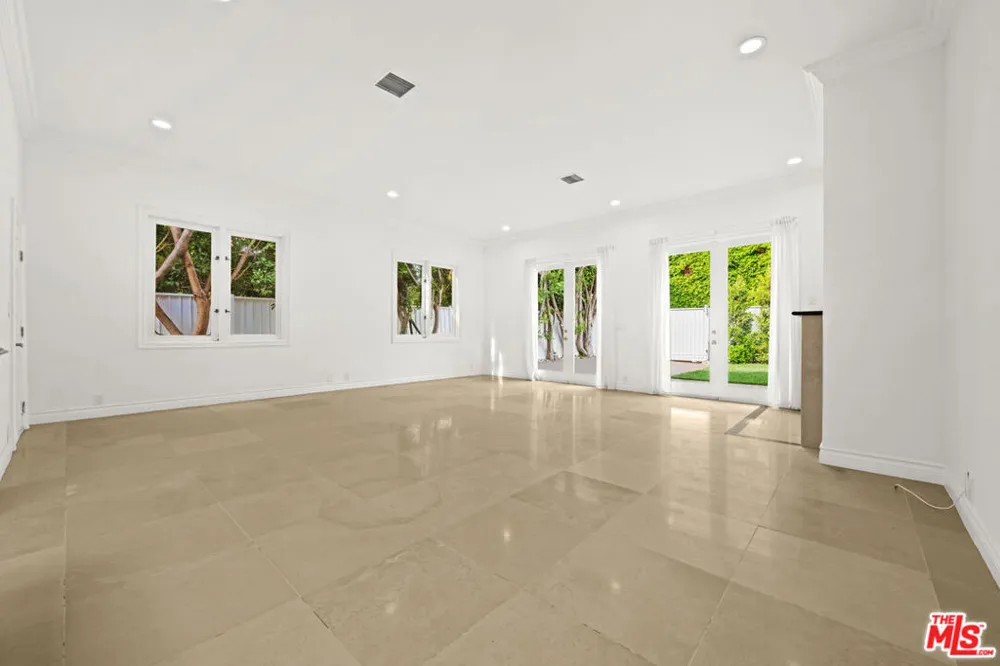 225 S Palm Drive Beverly Hills, CA 90212