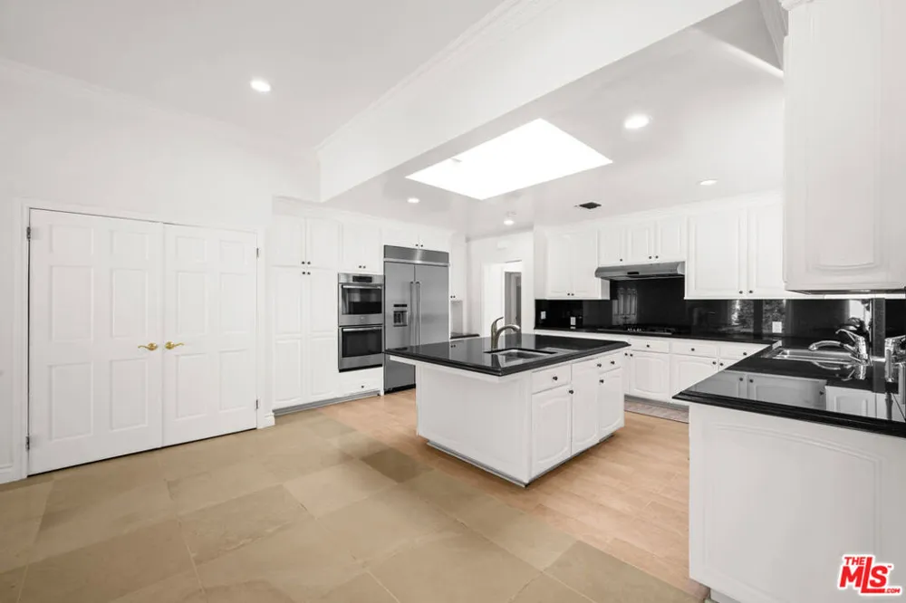 225 S Palm Drive Beverly Hills, CA 90212