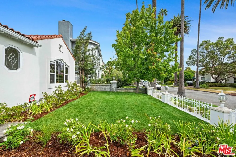 225 S Palm Drive Beverly Hills, CA 90212