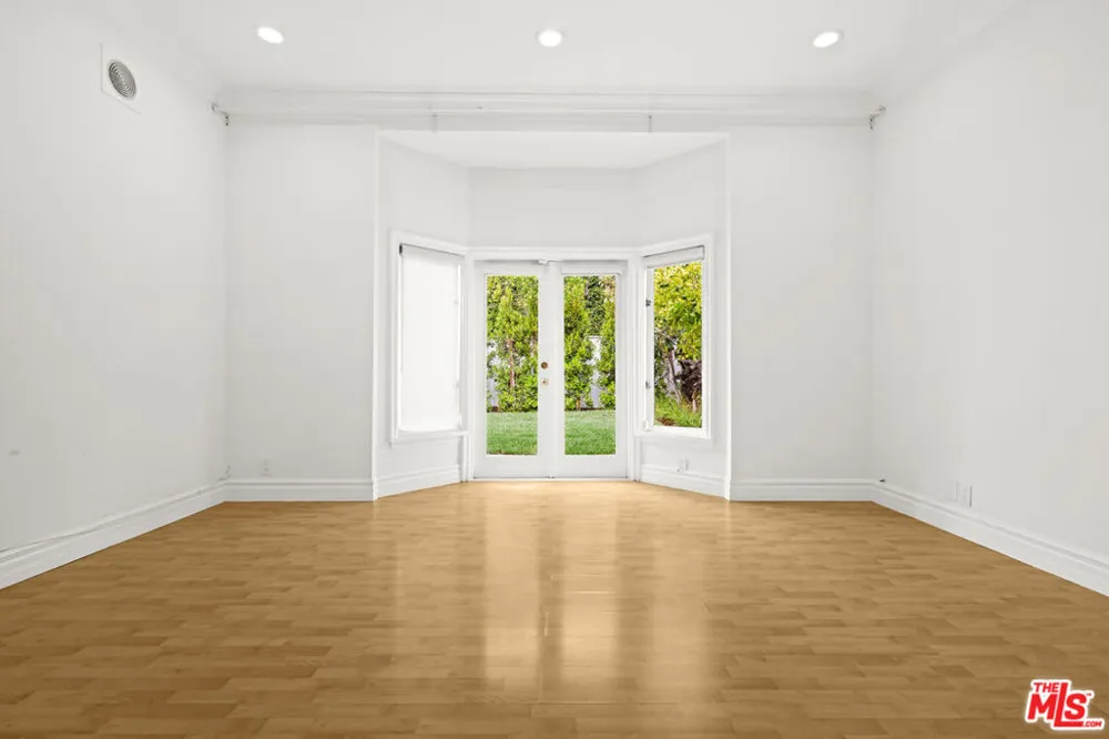 225 S Palm Drive Beverly Hills, CA 90212