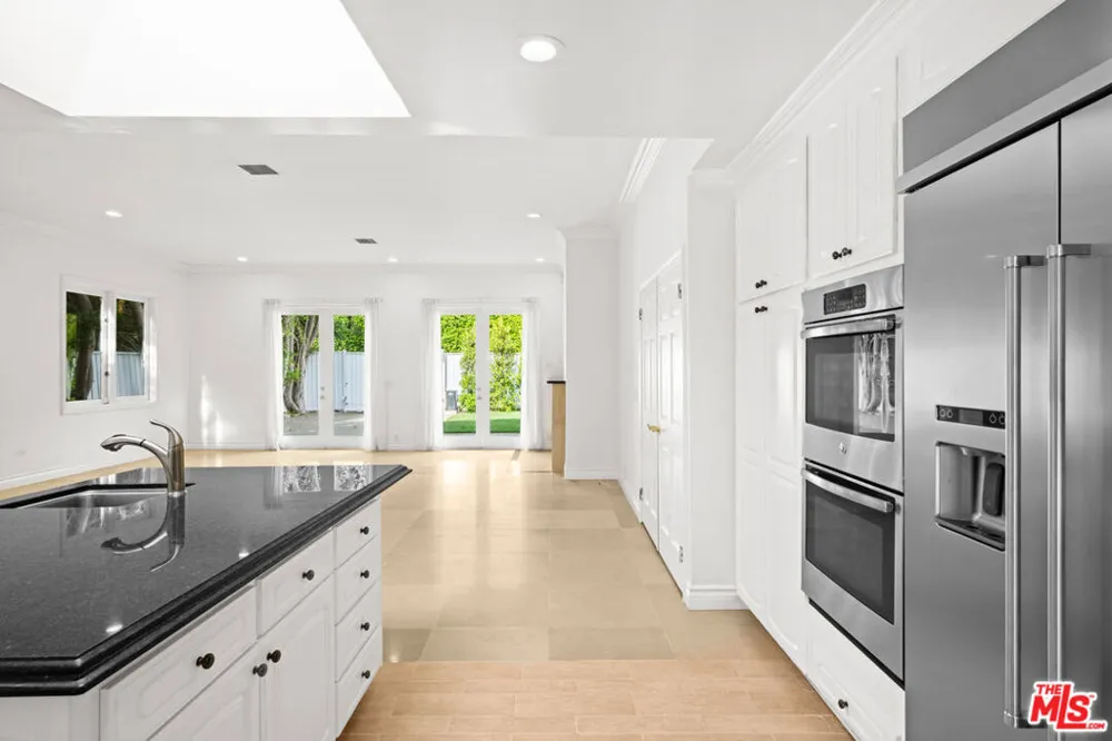 225 S Palm Drive Beverly Hills, CA 90212