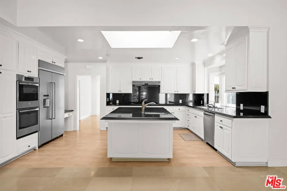 225 S Palm Drive Beverly Hills, CA 90212