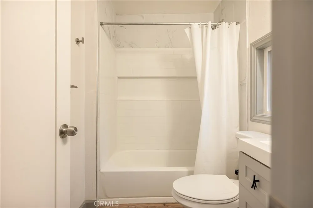 1048 Mercury Crestline, CA 92325