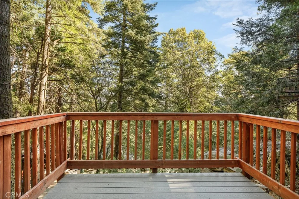 1048 Mercury Crestline, CA 92325