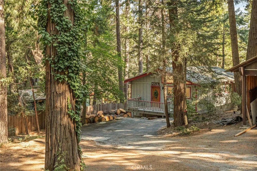 1048 Mercury Crestline, CA 92325