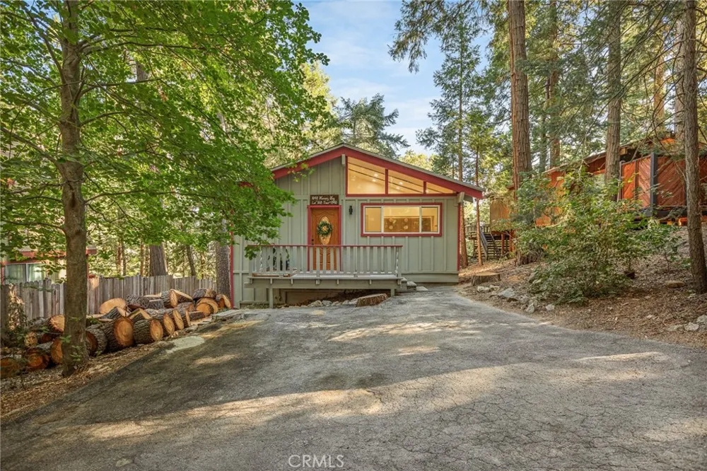 1048 Mercury Crestline, CA 92325