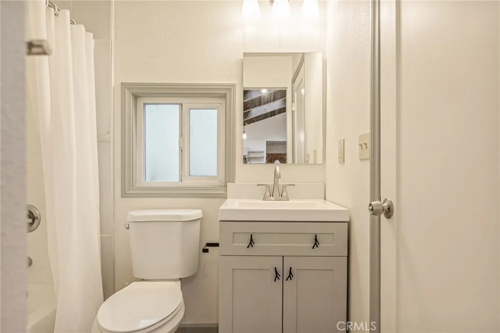 1048 Mercury Crestline, CA 92325