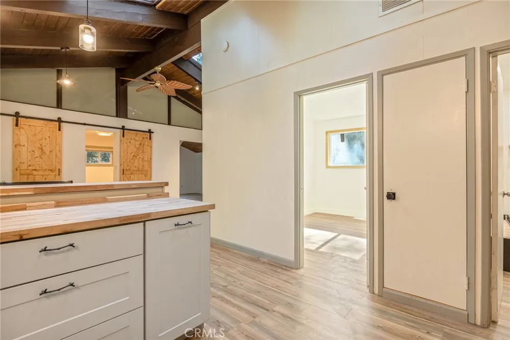 1048 Mercury Crestline, CA 92325