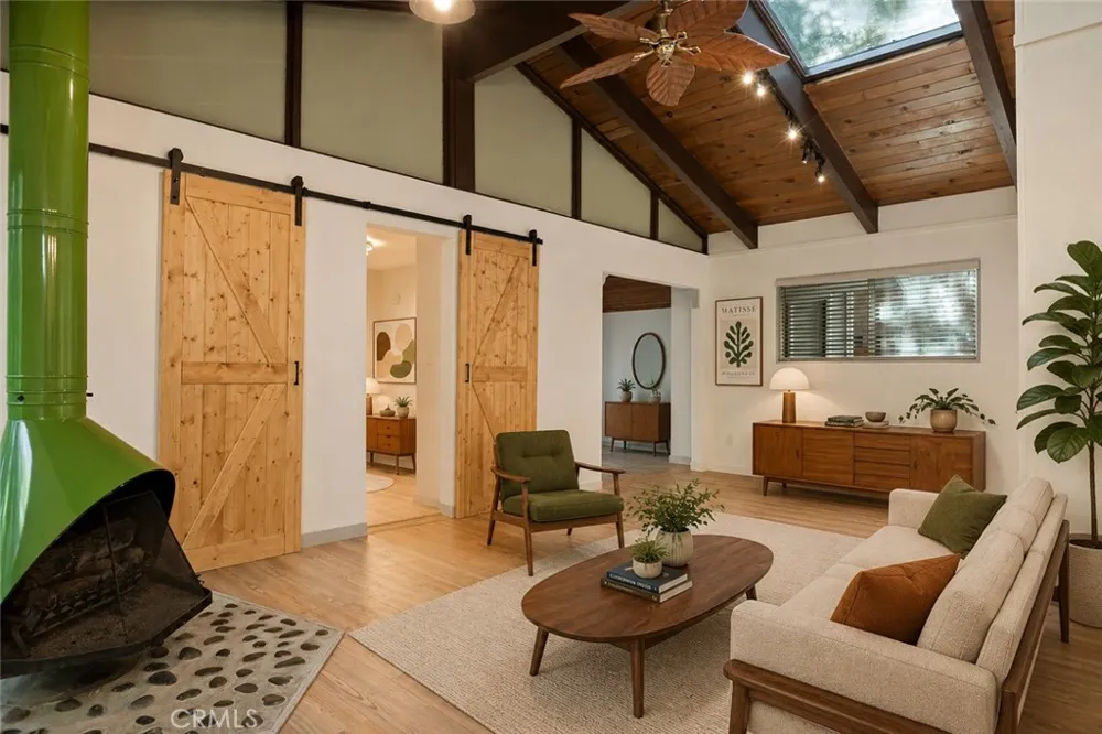 1048 Mercury Crestline, CA 92325
