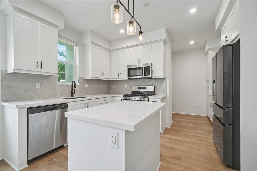 15967 W Preserve Loop Chino, CA 91708