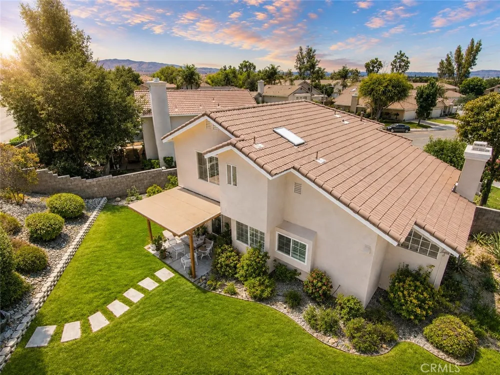7814 Aberdeen Highland, CA 92346