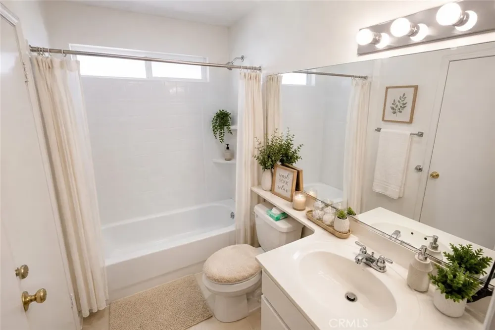 7814 Aberdeen Highland, CA 92346