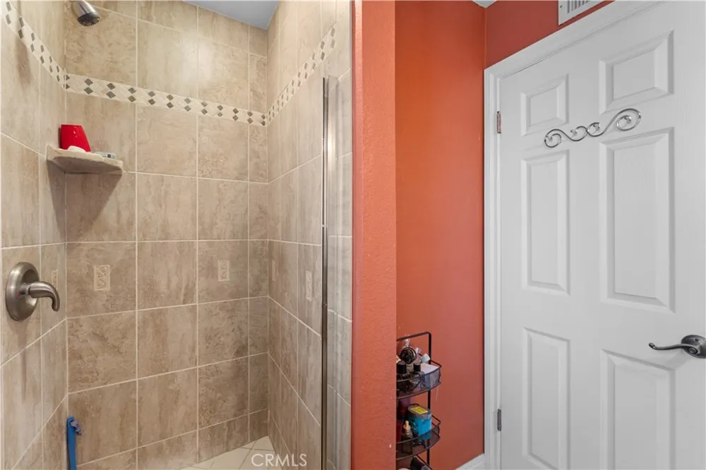 11019 Bluejay Santa Fe Springs, CA 90670