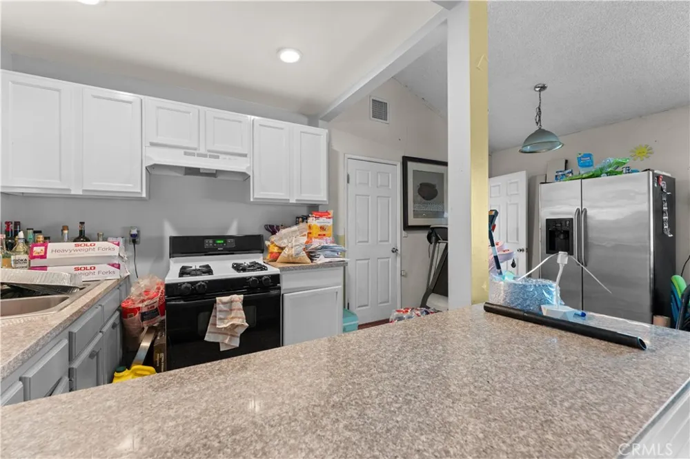 11019 Bluejay Santa Fe Springs, CA 90670