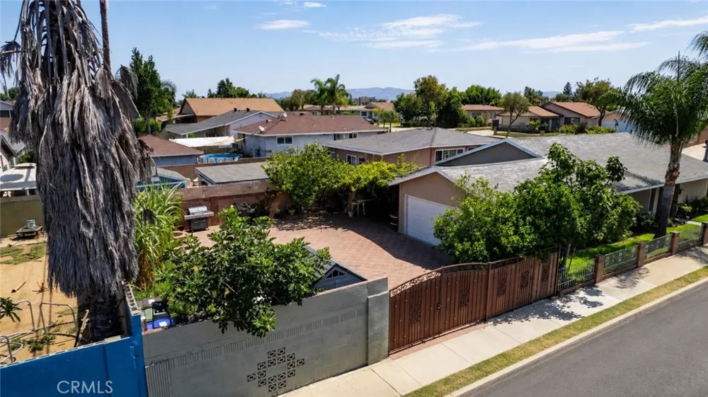 11019 Bluejay Santa Fe Springs, CA 90670