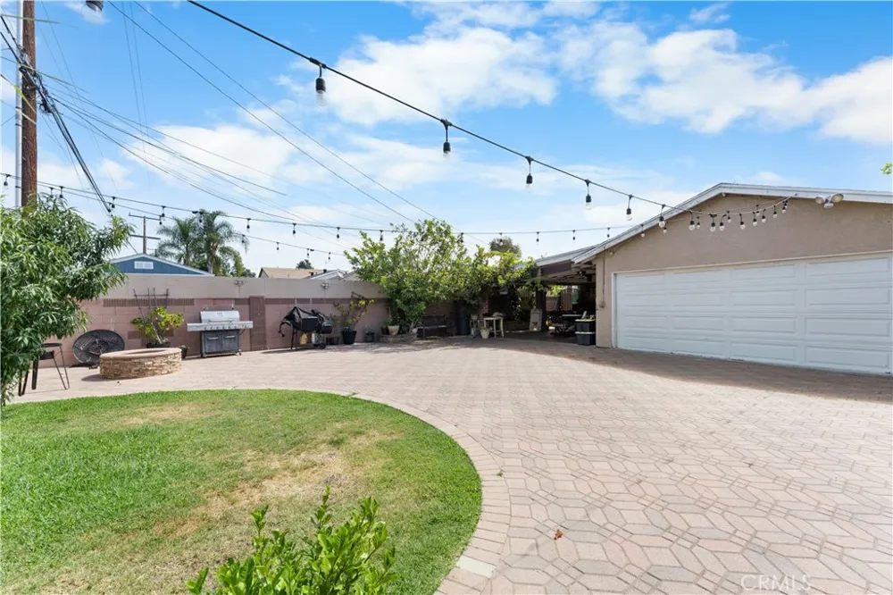 11019 Bluejay Santa Fe Springs, CA 90670