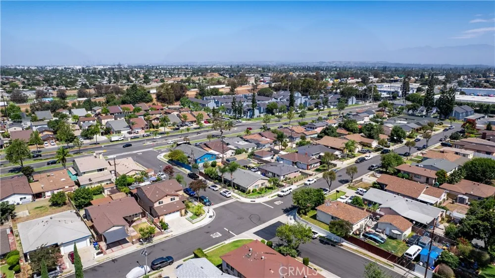 11019 Bluejay Santa Fe Springs, CA 90670
