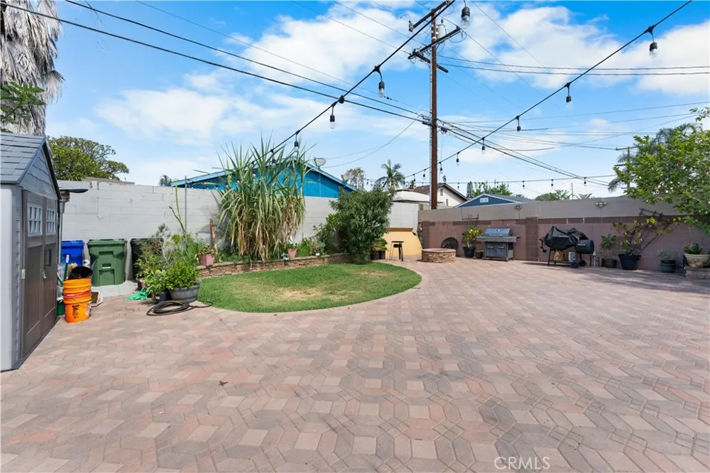 11019 Bluejay Santa Fe Springs, CA 90670