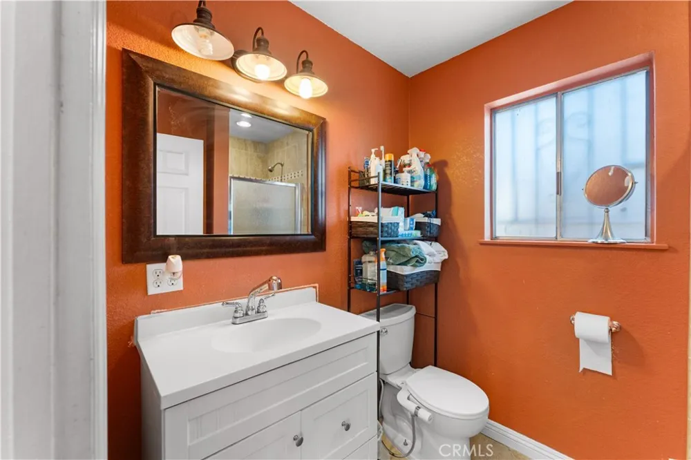 11019 Bluejay Santa Fe Springs, CA 90670