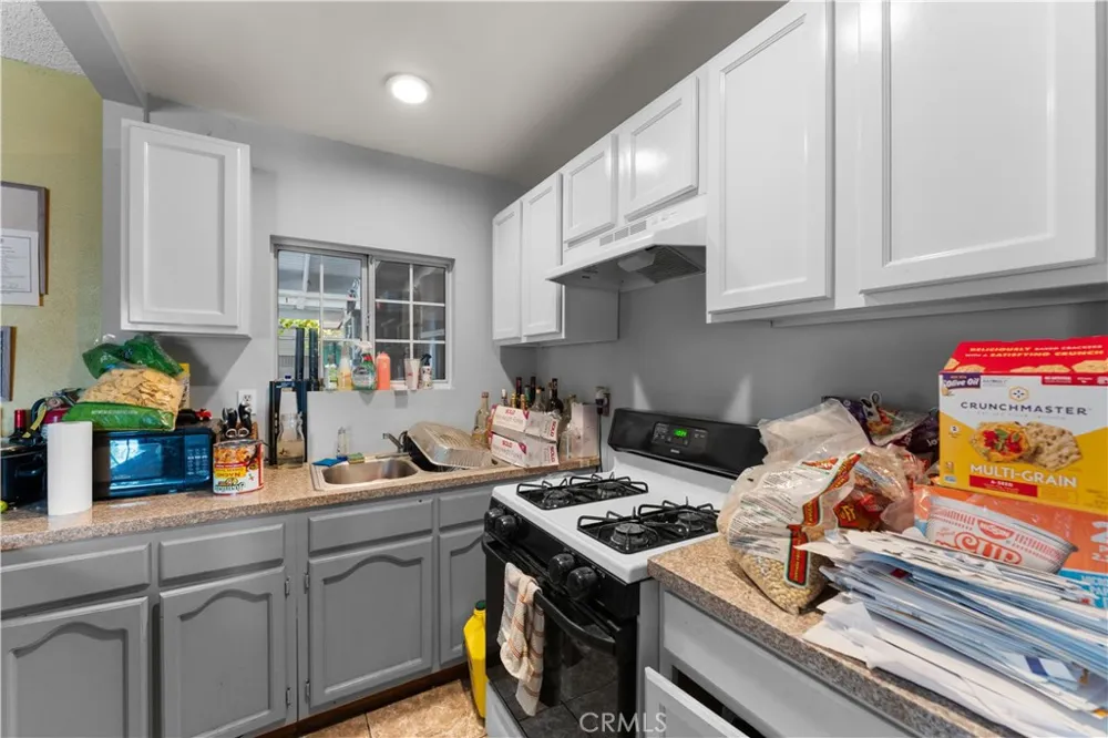 11019 Bluejay Santa Fe Springs, CA 90670