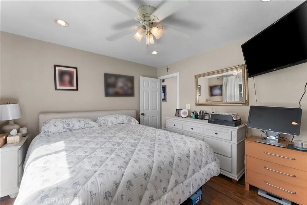 11019 Bluejay Santa Fe Springs, CA 90670