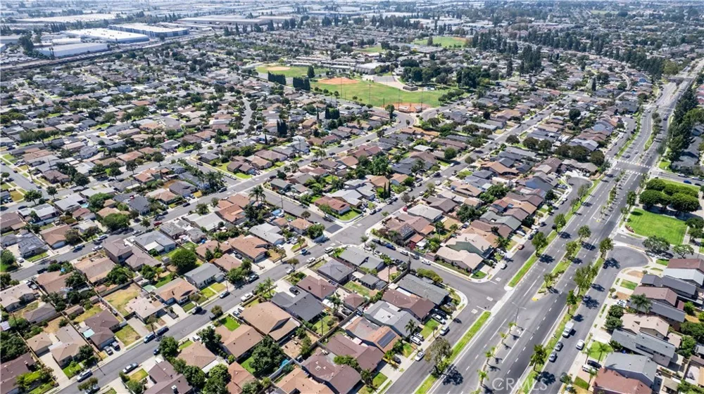 11019 Bluejay Santa Fe Springs, CA 90670