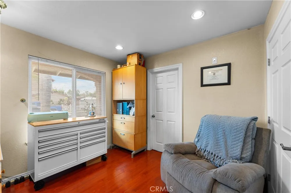 11019 Bluejay Santa Fe Springs, CA 90670
