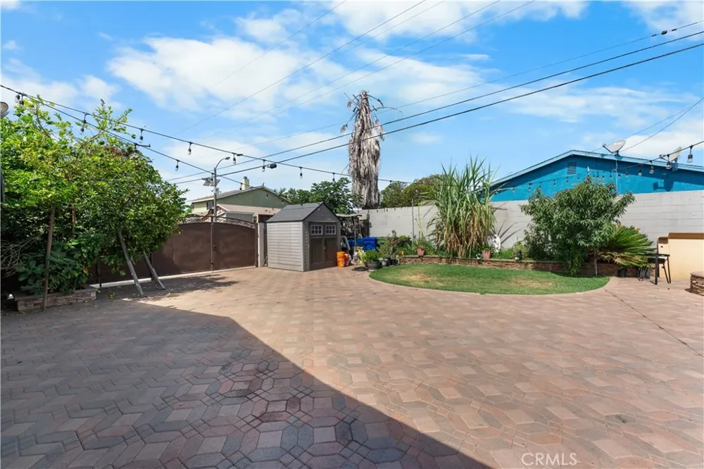 11019 Bluejay Santa Fe Springs, CA 90670