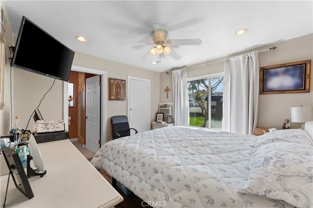 11019 Bluejay Santa Fe Springs, CA 90670