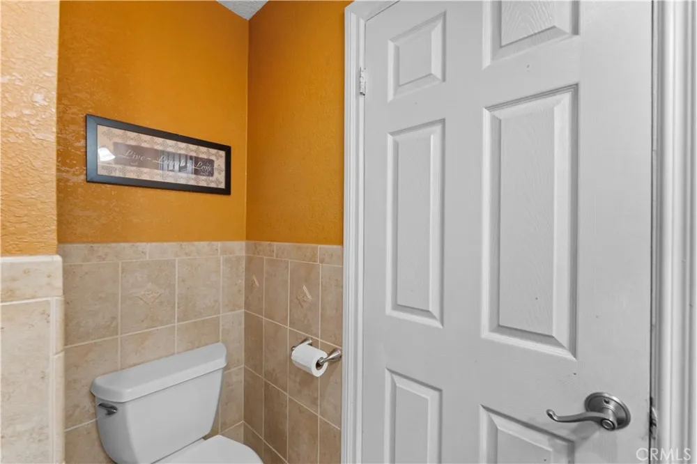 11019 Bluejay Santa Fe Springs, CA 90670