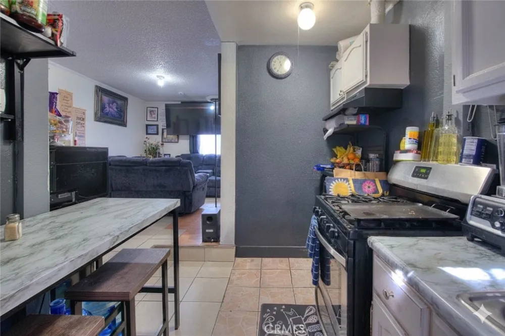 10606 Avalon Boulevard Los Angeles, CA 90003
