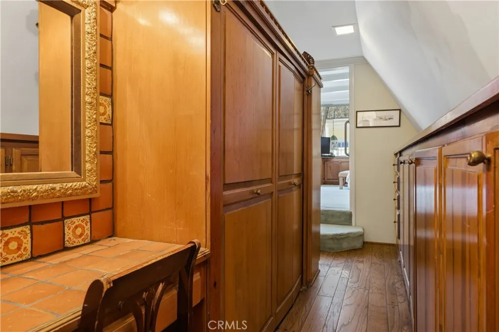 215 Ocean View Newport Beach, CA 92663